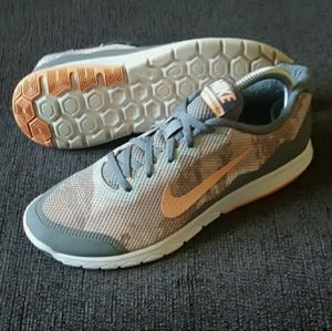NIKE womens FLEX RN 4 Coral Gray SIZE 10